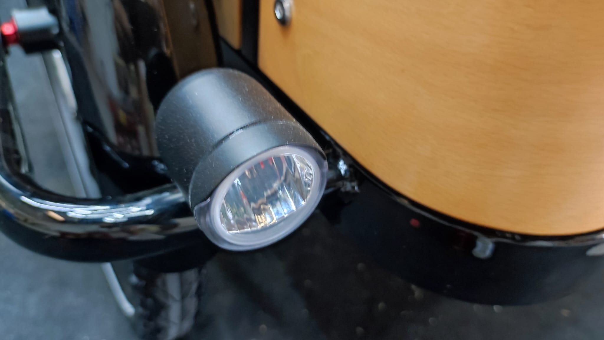 Luce anteriore per cargo bike Curvy - Sun - Moon
