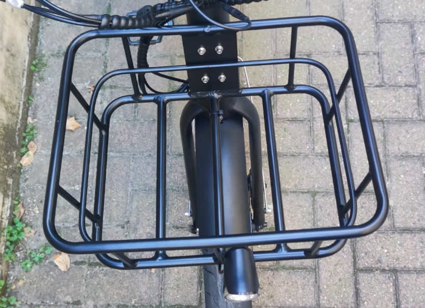Porta pacchi anteriore grande